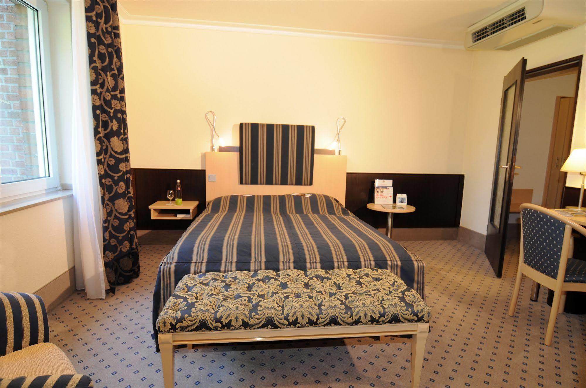 Holiday Inn - The Niu, Stream Moenchengladbach ภายนอก รูปภาพ